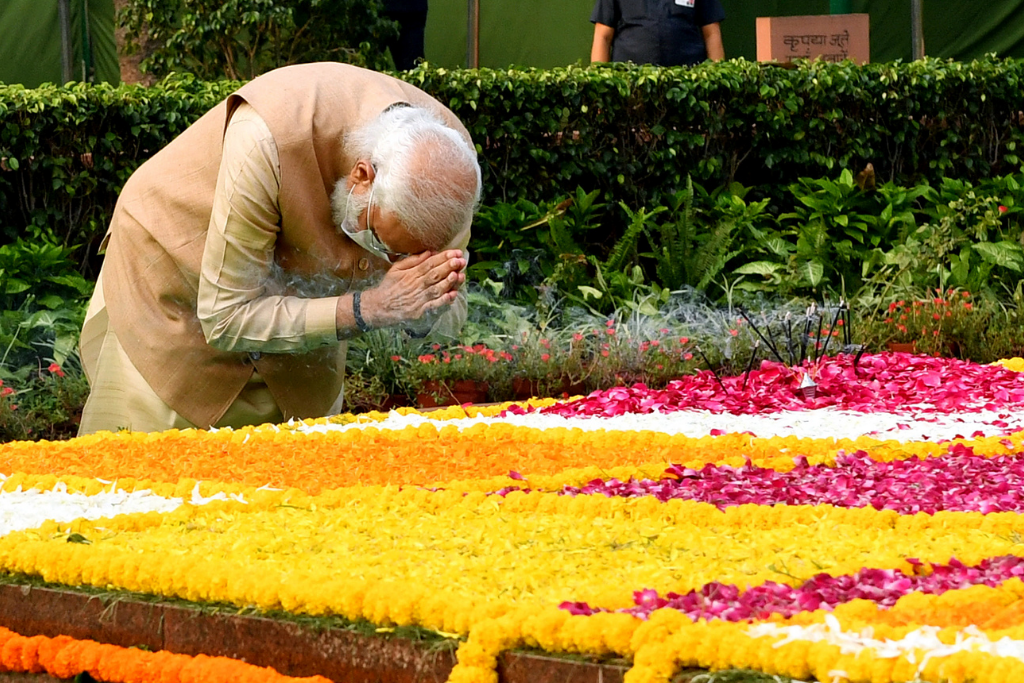 Modi pays tributes to Gandhi, Shastri on birth anniversaries