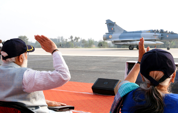 Modi lands on new UP expressway in military jet