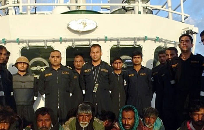 Indian Coast Guard intercepts Pakistan boat off Gujarat