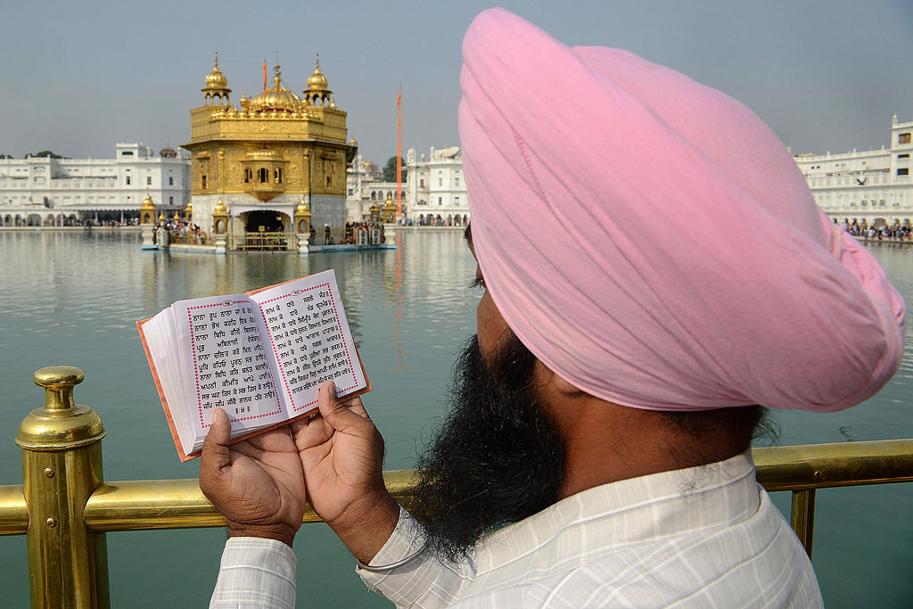 Sikh prayer books made available to British Sikh military personnel ...