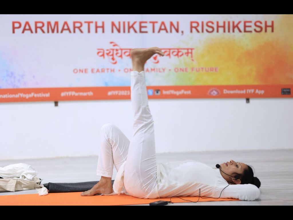 Participants of International Yoga Festival pose for pictures at Parmarth Niketan, Rishikesh, India. (Picture: Parmarth Niketan)