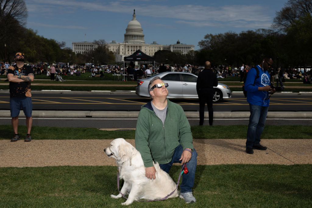 Solar eclipse April 8, 2024