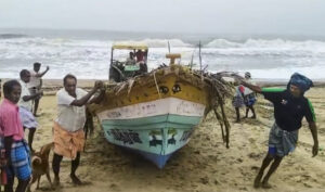 Heavy rains lash Tamil Nadu, cyclone 'Fengal' landfall likely near Puducherry